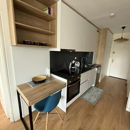 Apartment With Balcony Near The *